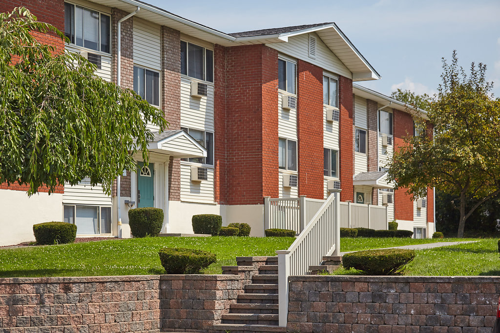 106 Van Wagner Rd., 9-F
